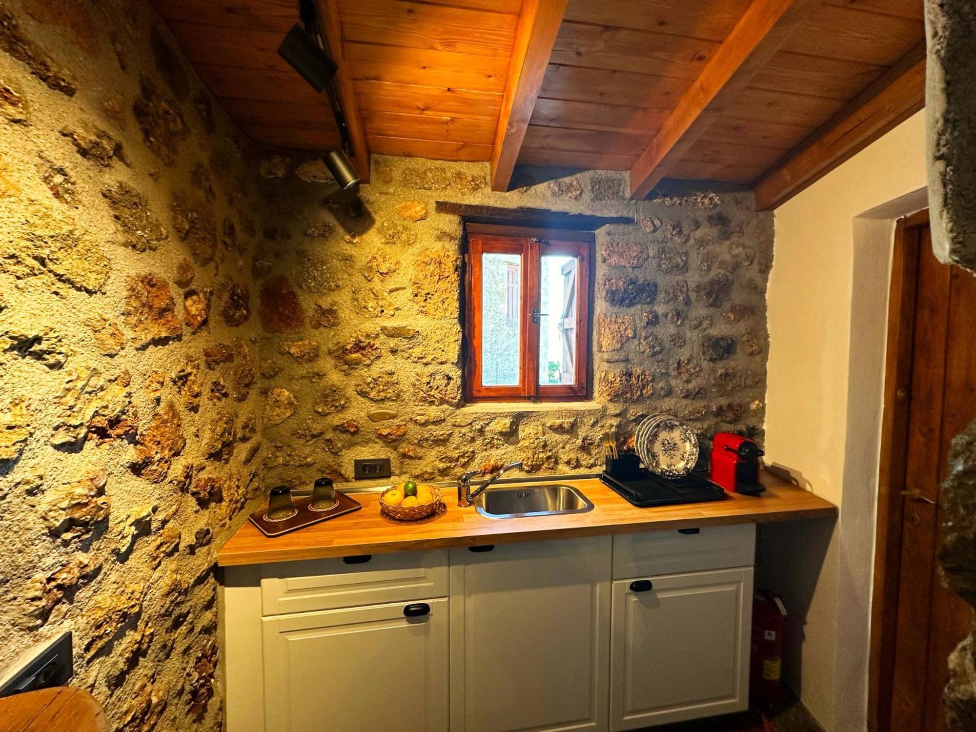 Fteri Stone House In Platanos, Akrata Διαμέρισμα Εξωτερικό φωτογραφία