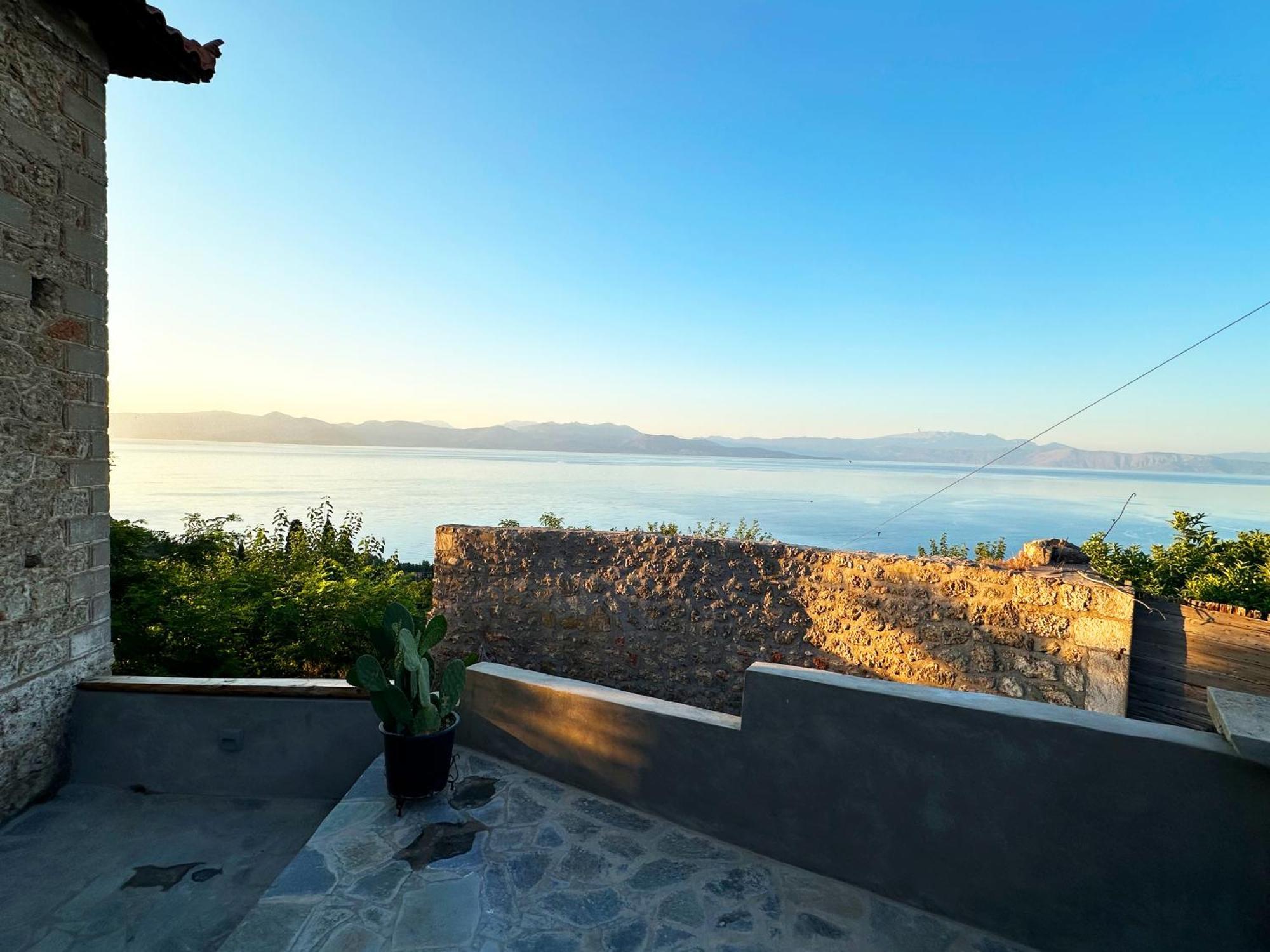 Fteri Stone House In Platanos, Akrata Διαμέρισμα Εξωτερικό φωτογραφία